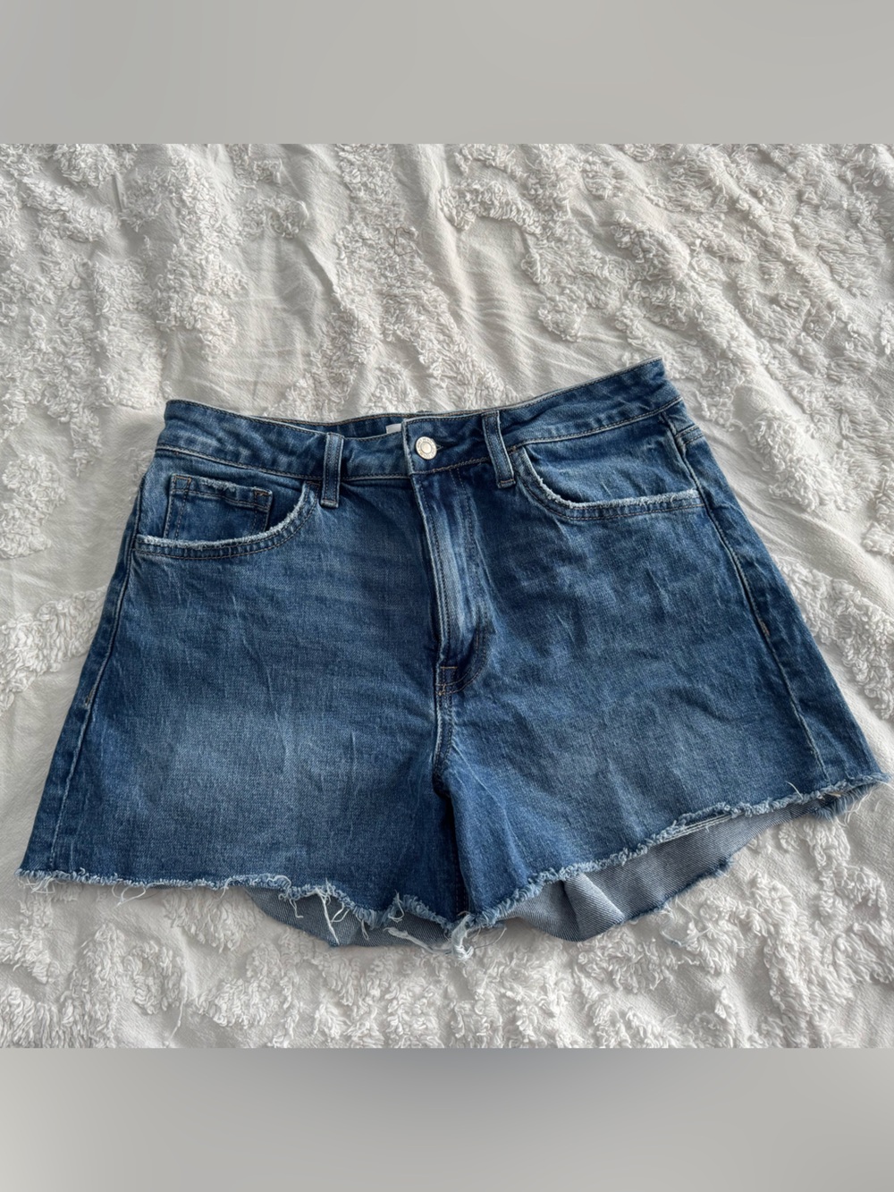 Vervet Women’s Frayed Hem Denim Shorts